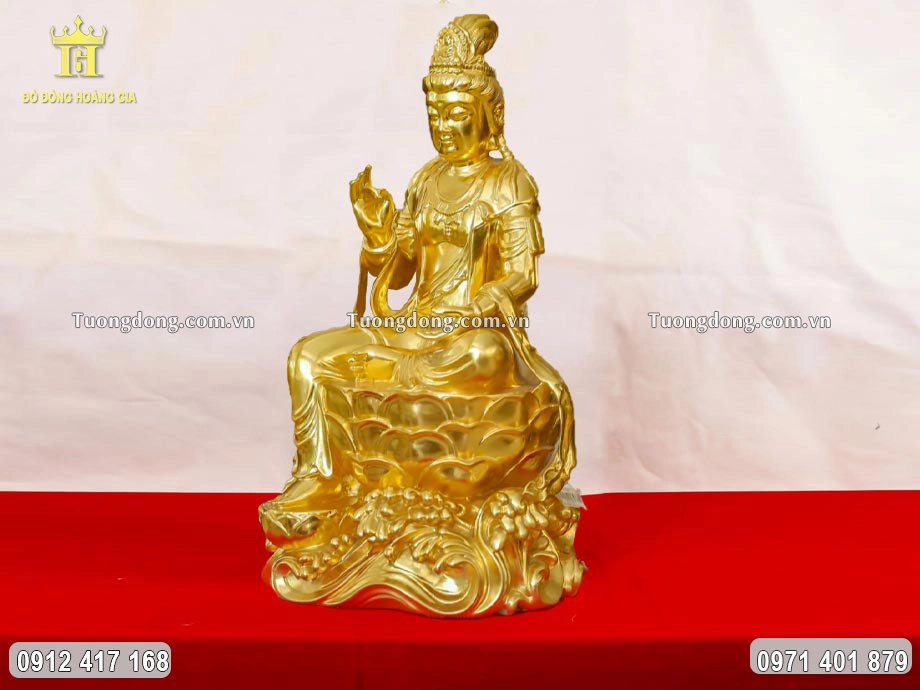 Hình ảnh nhìn nghiêng của bức tượng đồng Phật Bà